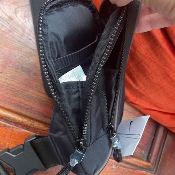 COPY - Unisex Nike 22 Sportswear Essentials Sling Bag Unisex Crossbody Black or… - Picture 5 of 8